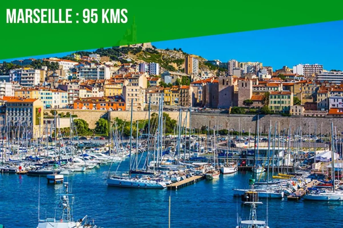 Le 33 - Clim - Free Parking - Wi-Fi Apartment Avignon France