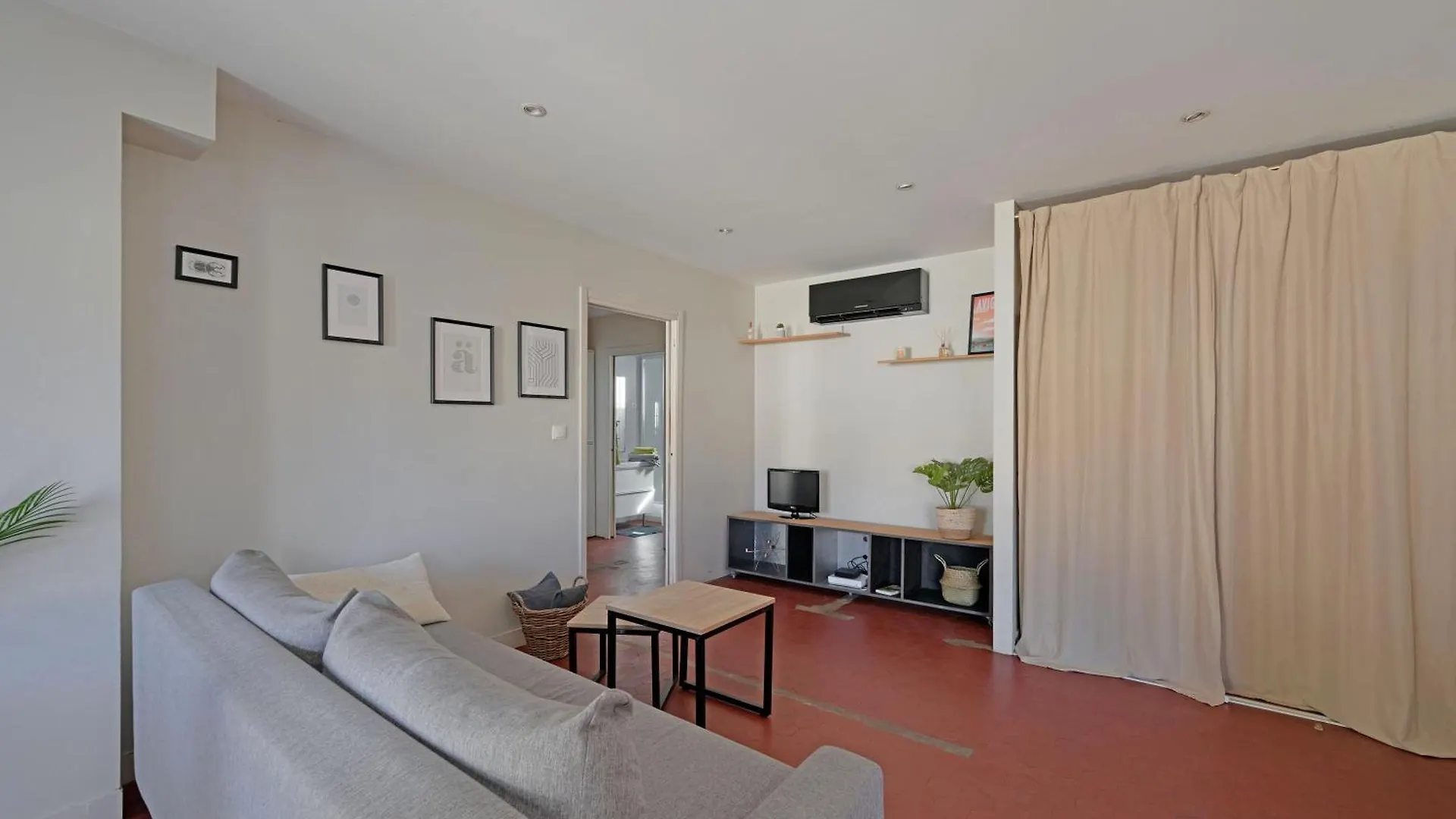 Le 33 - Clim - Free Parking - Wi-Fi Apartment Avignon