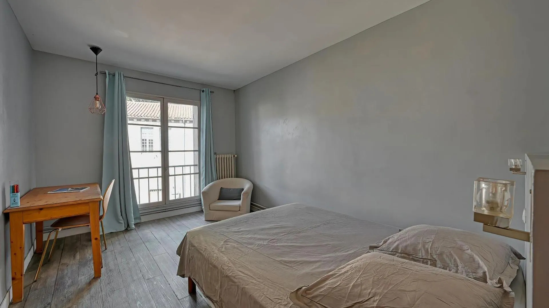 Le 33 - Clim - Free Parking - Wi-Fi Apartment Avignon 0*,  France