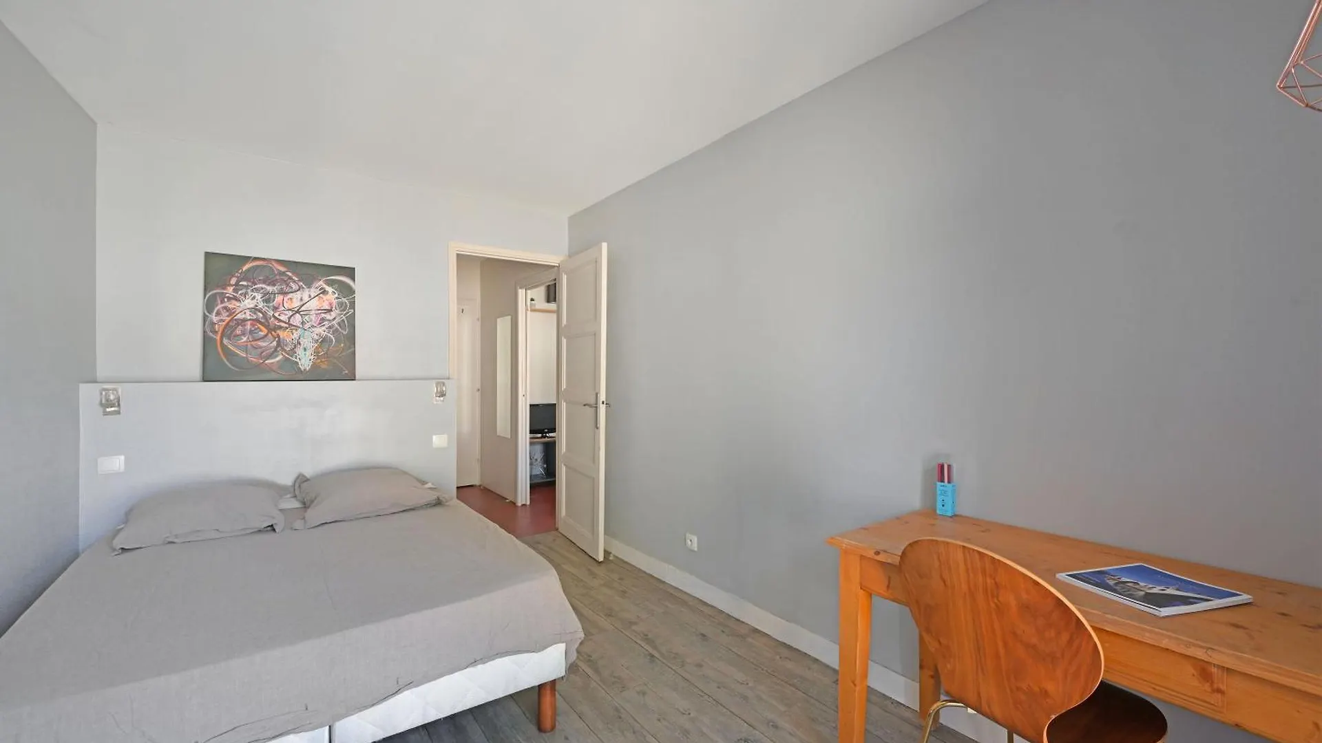 Le 33 - Clim - Free Parking - Wi-Fi Apartment Avignon France